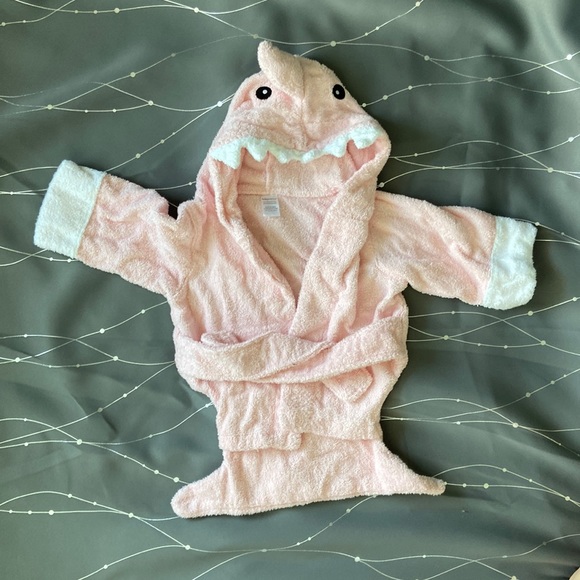 Baby Aspen Other - NWOT Baby shark bathrobe
